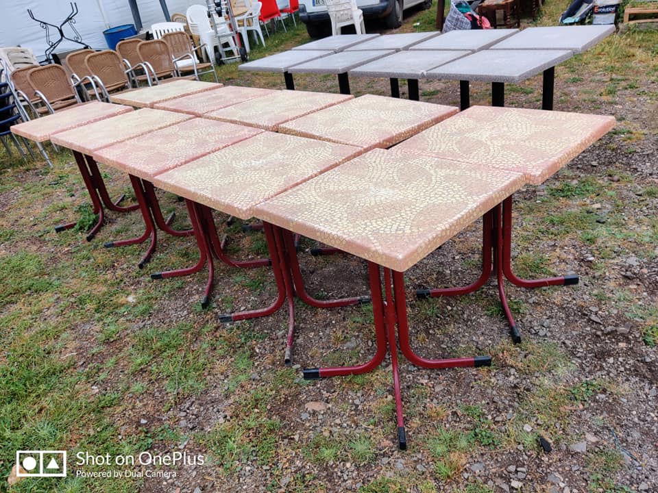 Table snack 60x60cm 40€ piece