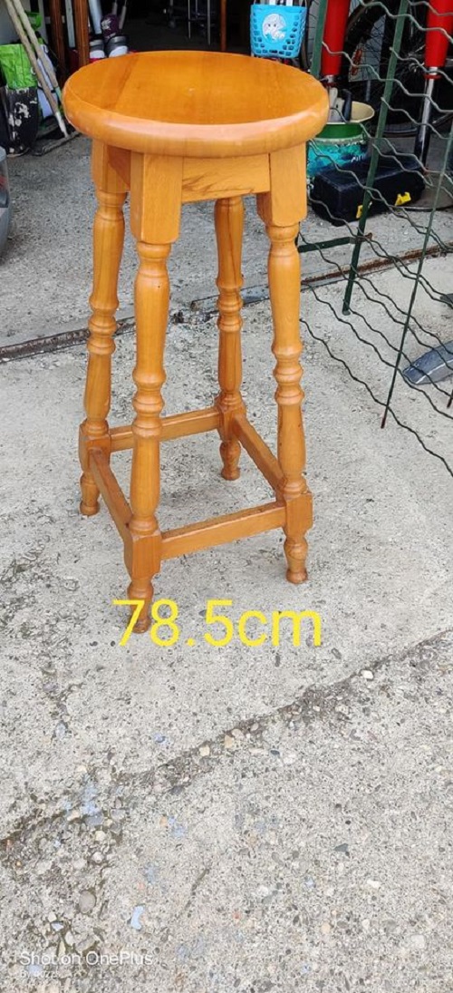 Tabouret de bar bois massif   1 seul hauteur 78.5cm