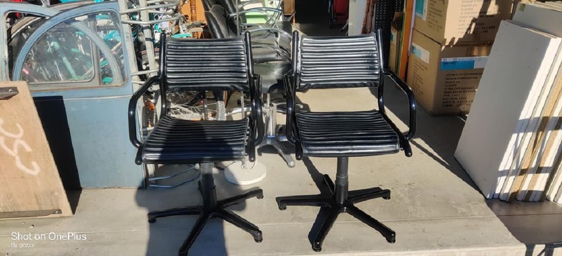 Paire de fauteuils pivotant olymp vintage