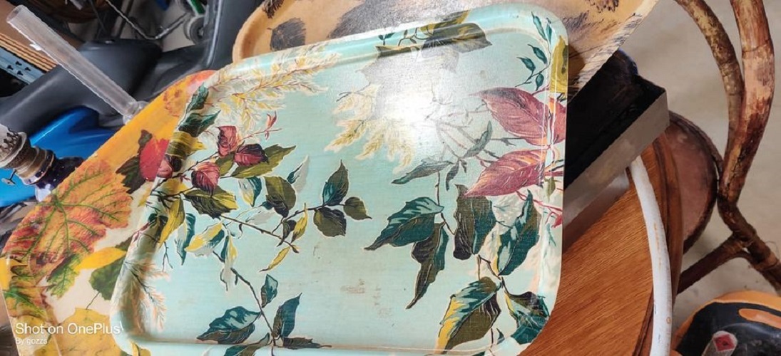 Plateau en fibre de verre vintage 15€/P