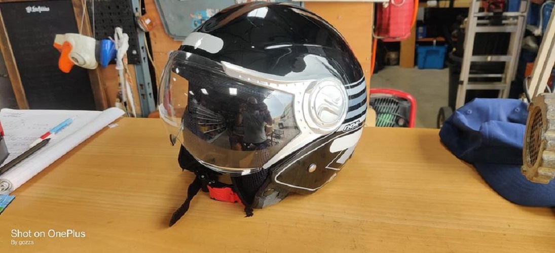 Casque jet Nox taille XS 53/54cm Très bon état général sauf le similicuir de joues qui s effritent  Visible a la brocante de Seb a Laurens