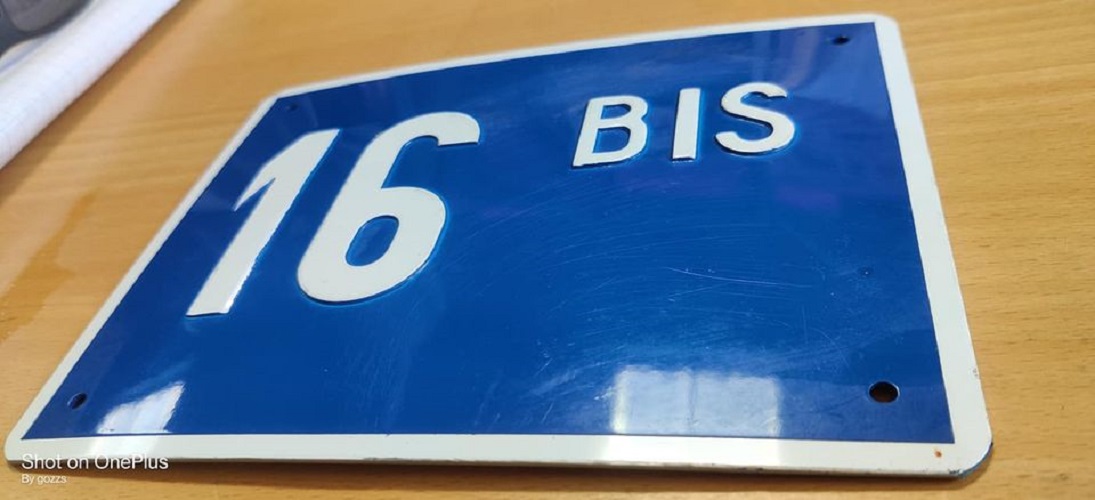 Numéro de rue métal 16bis