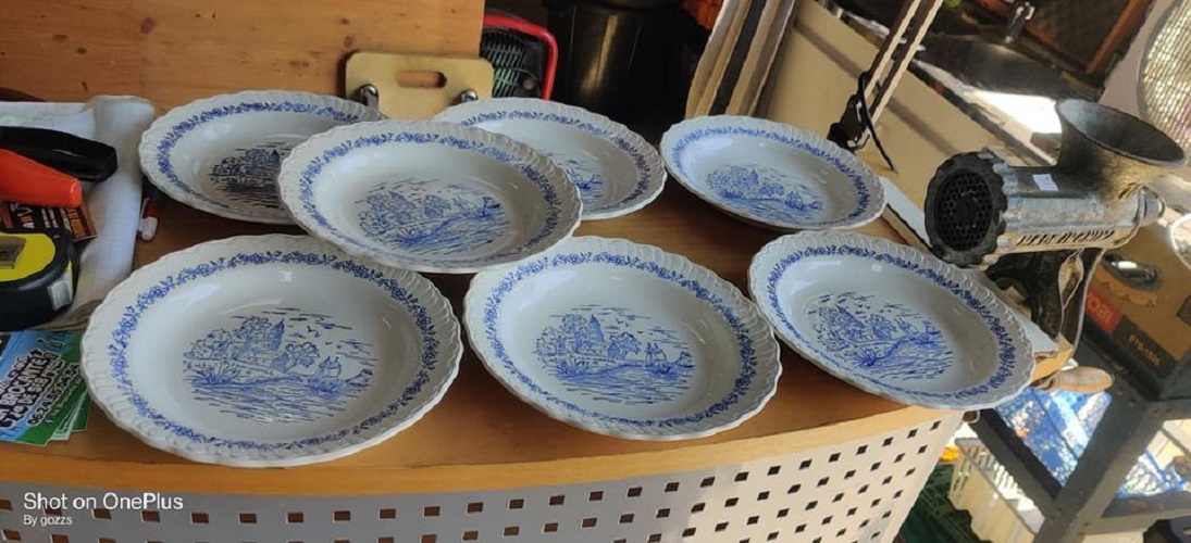 Assiettes vintages bleus belle ile 3€/P