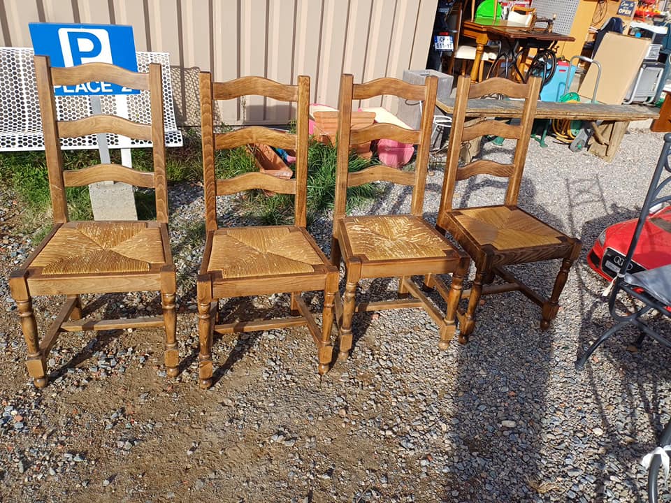 4 chaises bois massif et pailles 60€