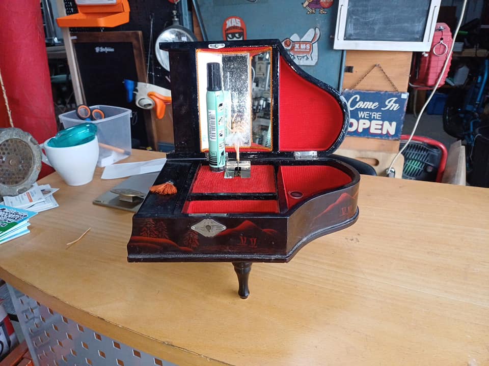 Boîte à bijoux musicale vintage