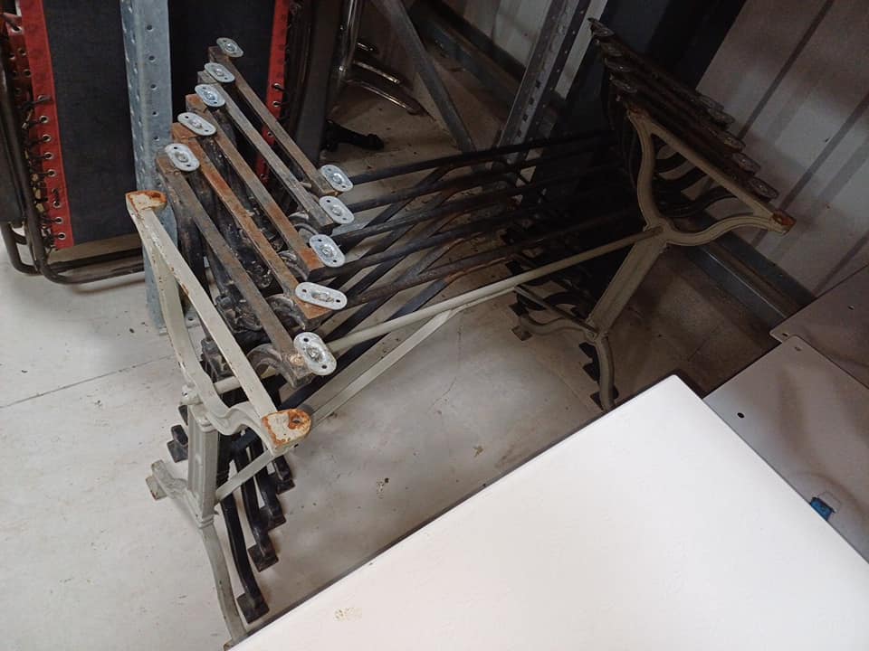 Pieds fontes pour tables bistrots