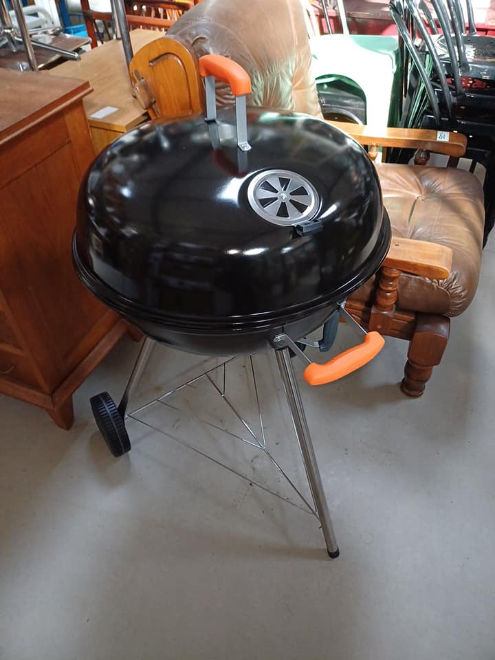 Barbecue boule dans le style weber