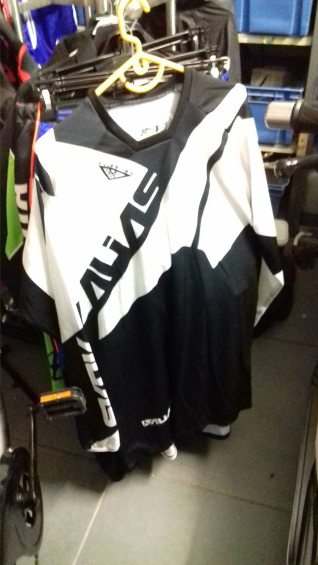 tee shirt cross alias neuf xl
