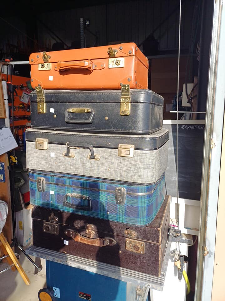 Valise ancienne pour décoration