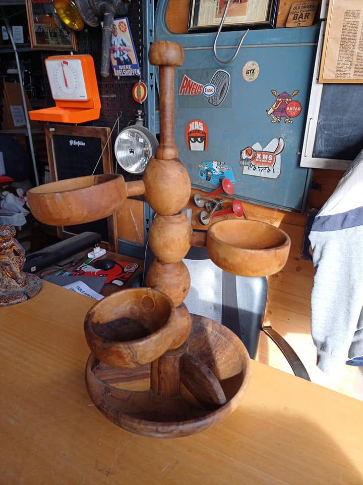 Présentoir en bois d'olivier vintage