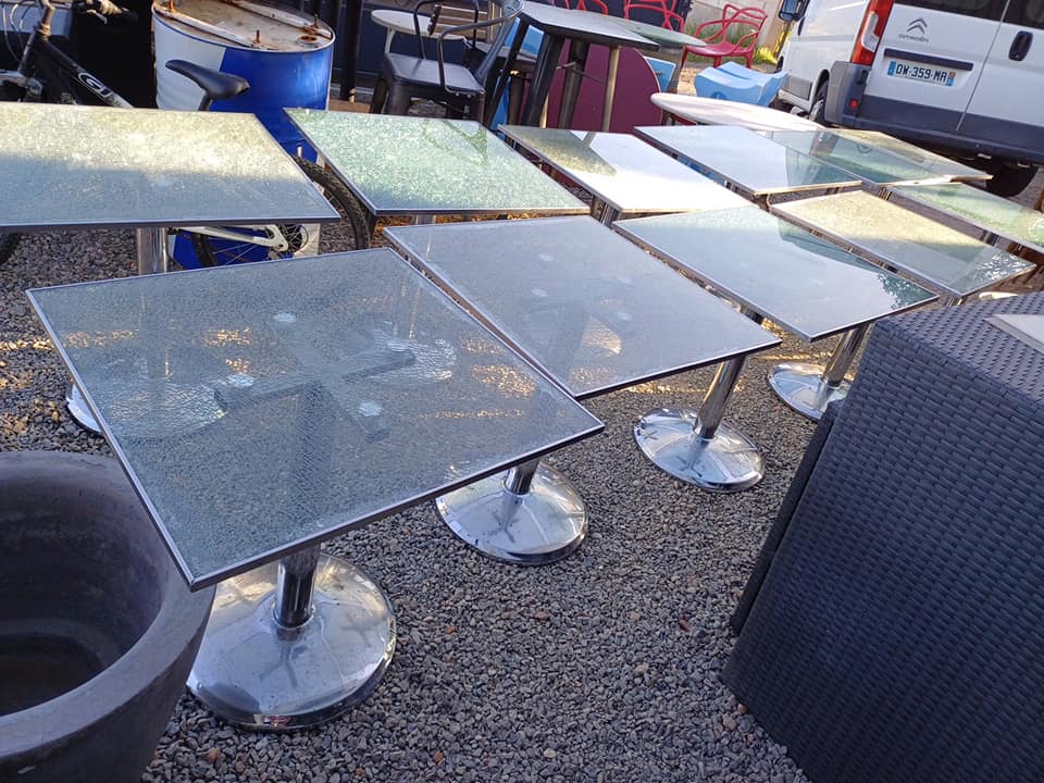 Table restauration 70x70cm