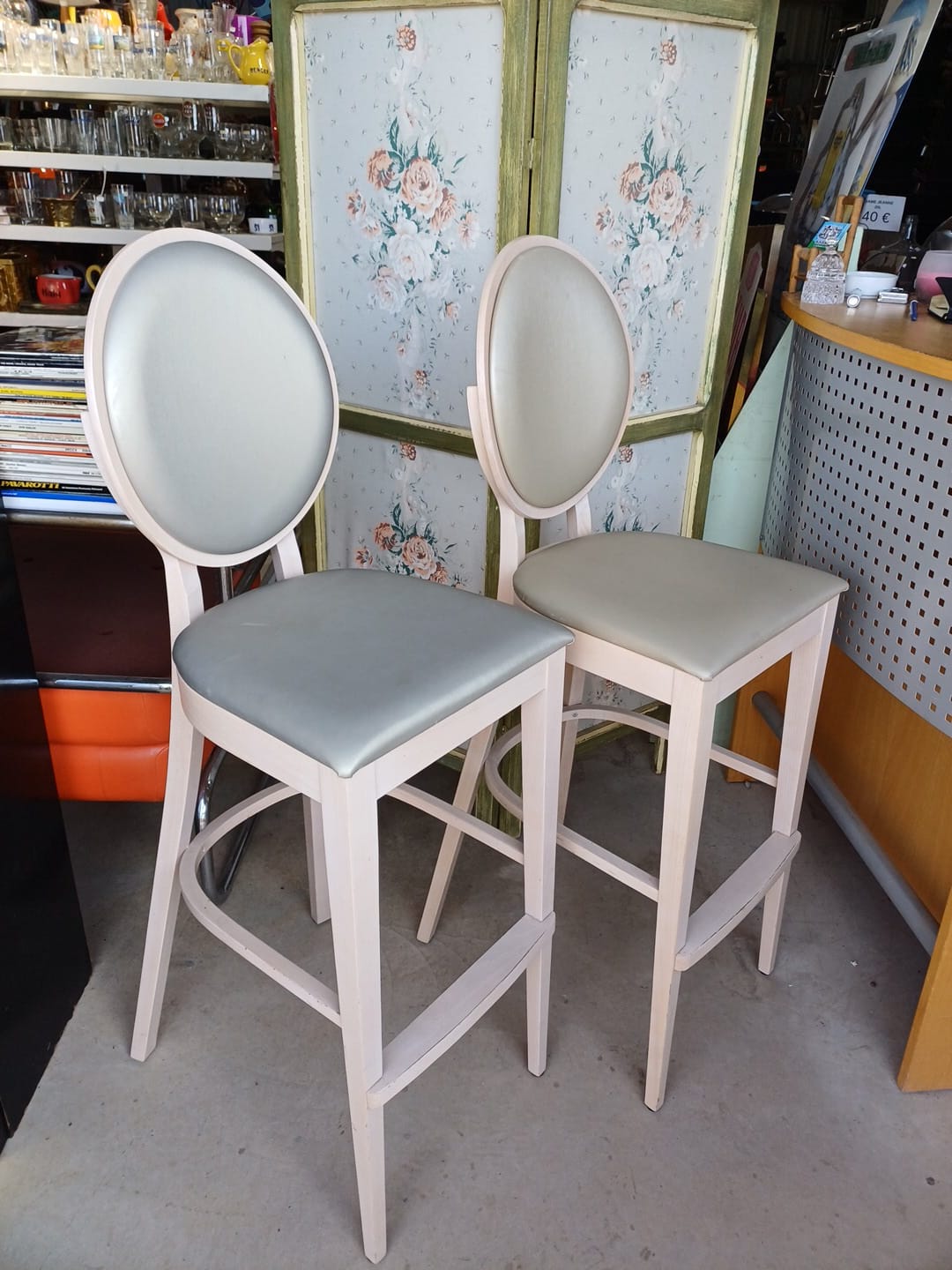 Tabouret de bar pro vauzelle 100€/pc
