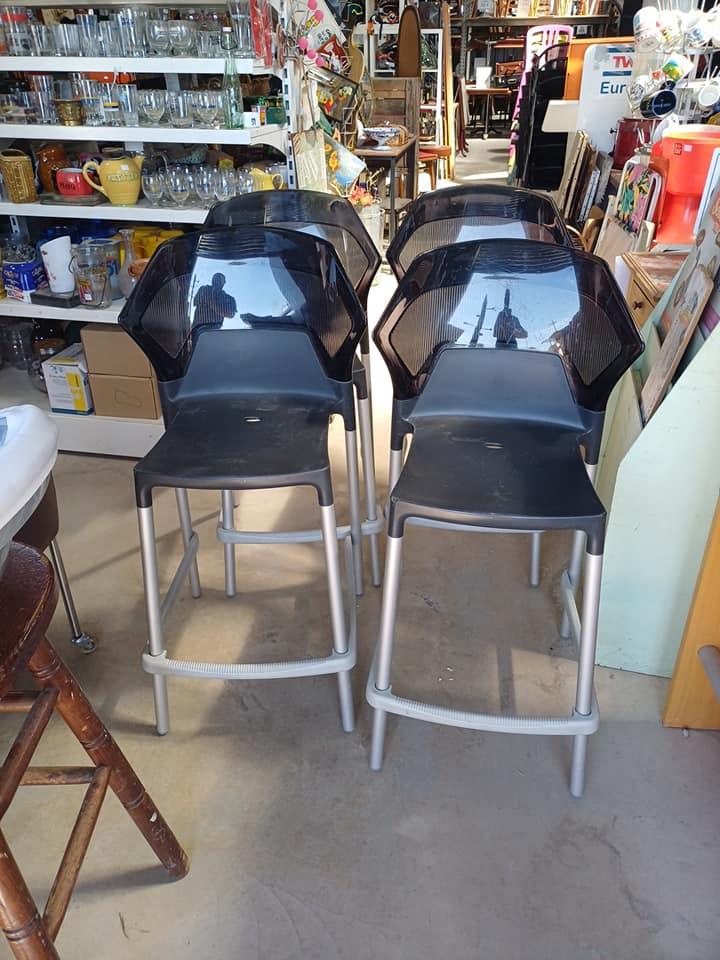 Tabourets ext pataya ego 68cm 75€/pc