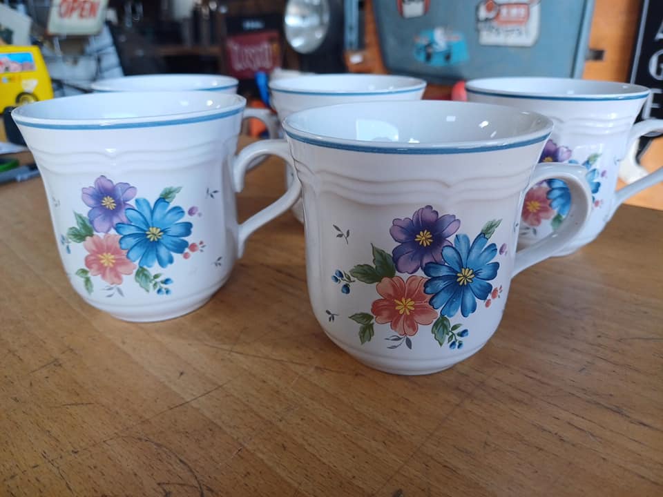 Lot de 5 tasses fleuries vintages