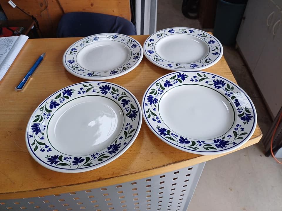 Lot de 4 assiettes vintages