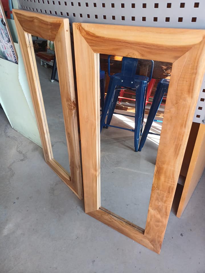 Miroir avec cadre bois exotique  De teinte clair pour un aspect chic et bohème,   thème scandinave  90x40cm   2 disponibles  40€ pièce