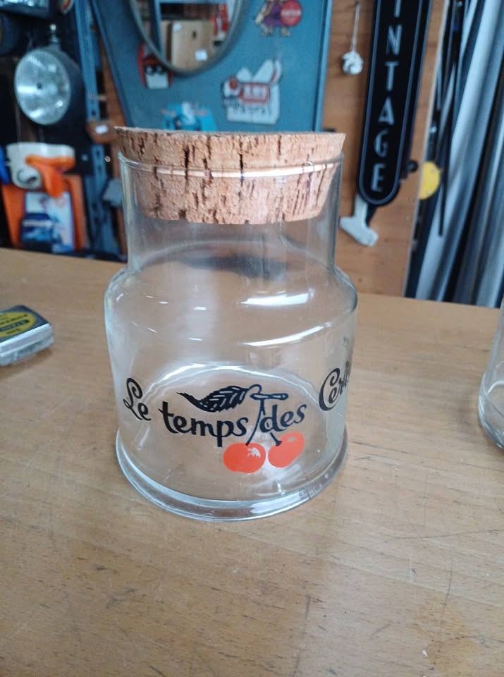 Ancien pot à liqueur