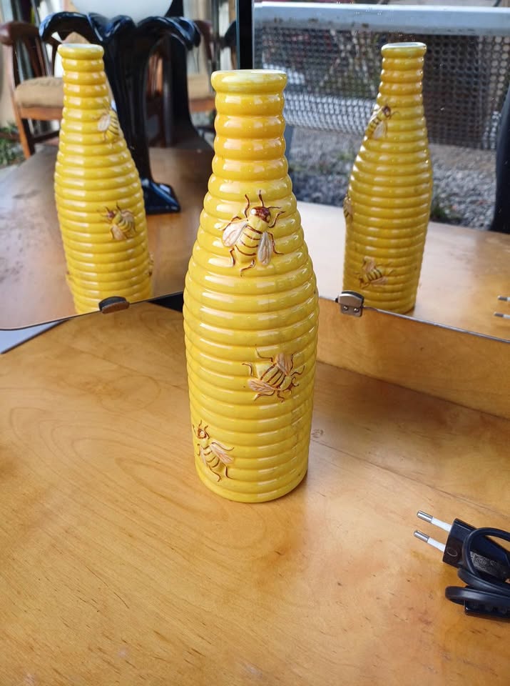 Vase soliflore , bouteille céramique