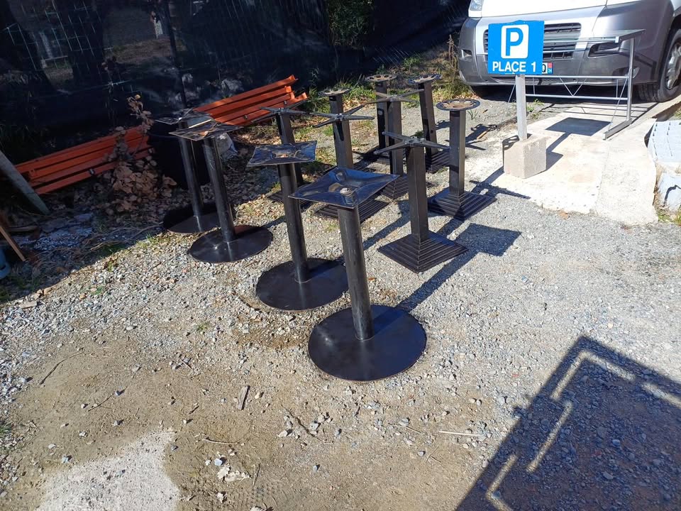 Pied fer/fonte table bistrot resto