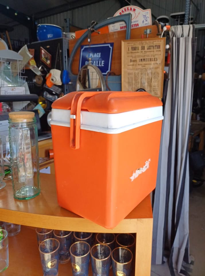 Glaciere orange eda
