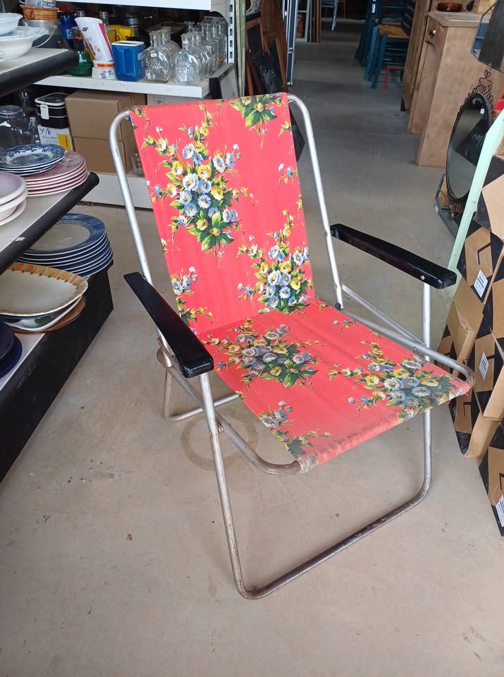 Fauteuil pliant vintage à fleurs