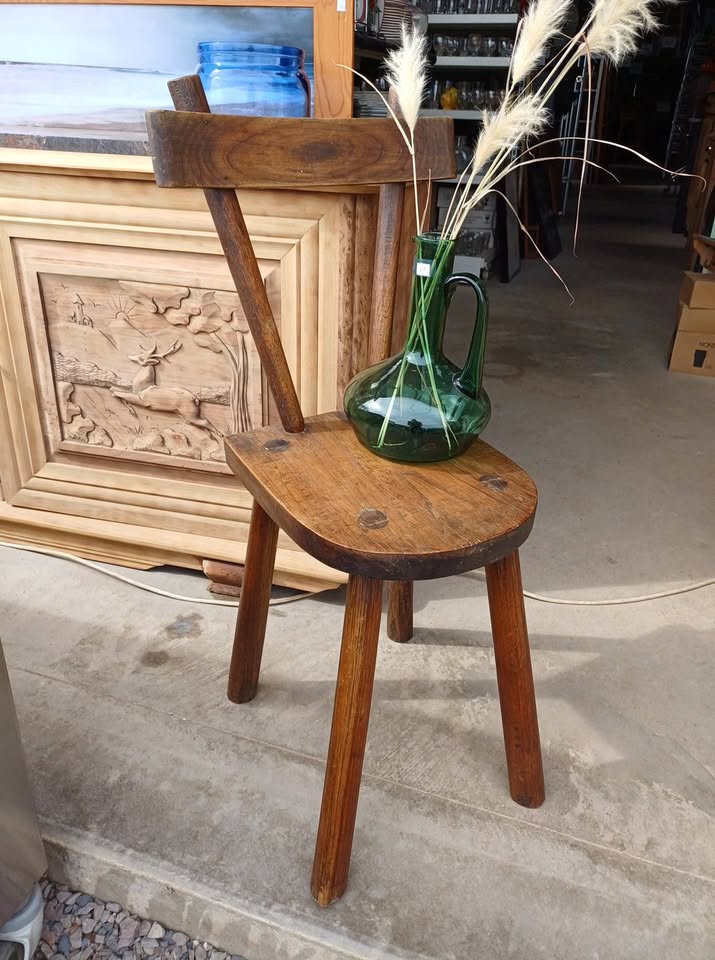 Chaise brutaliste style jean touret Pour les ateliers marolles