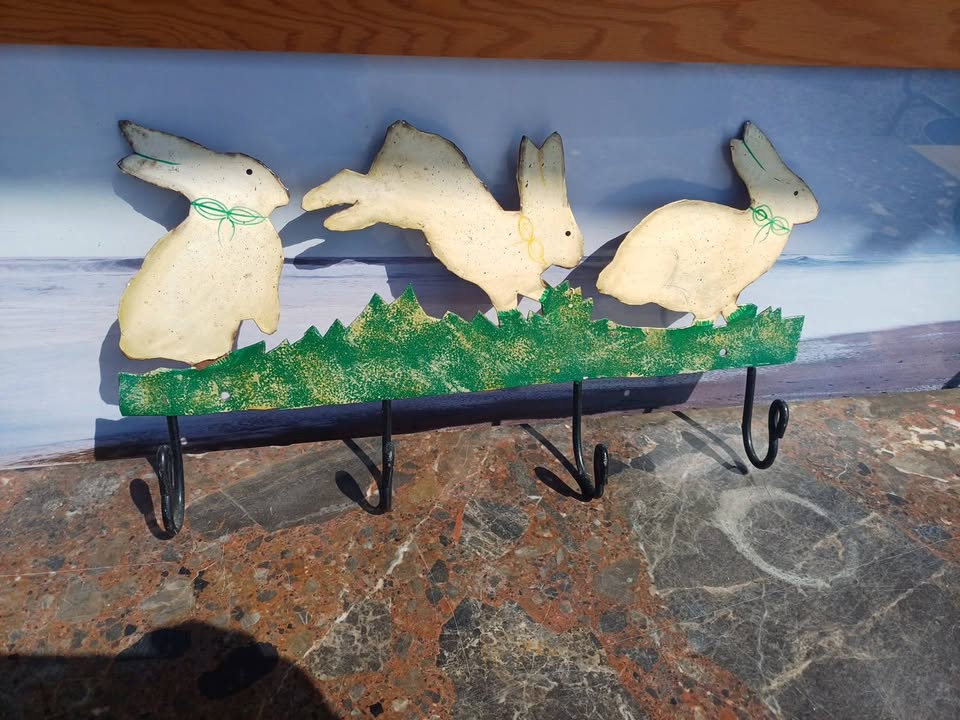 Porte manteaux décor lapins