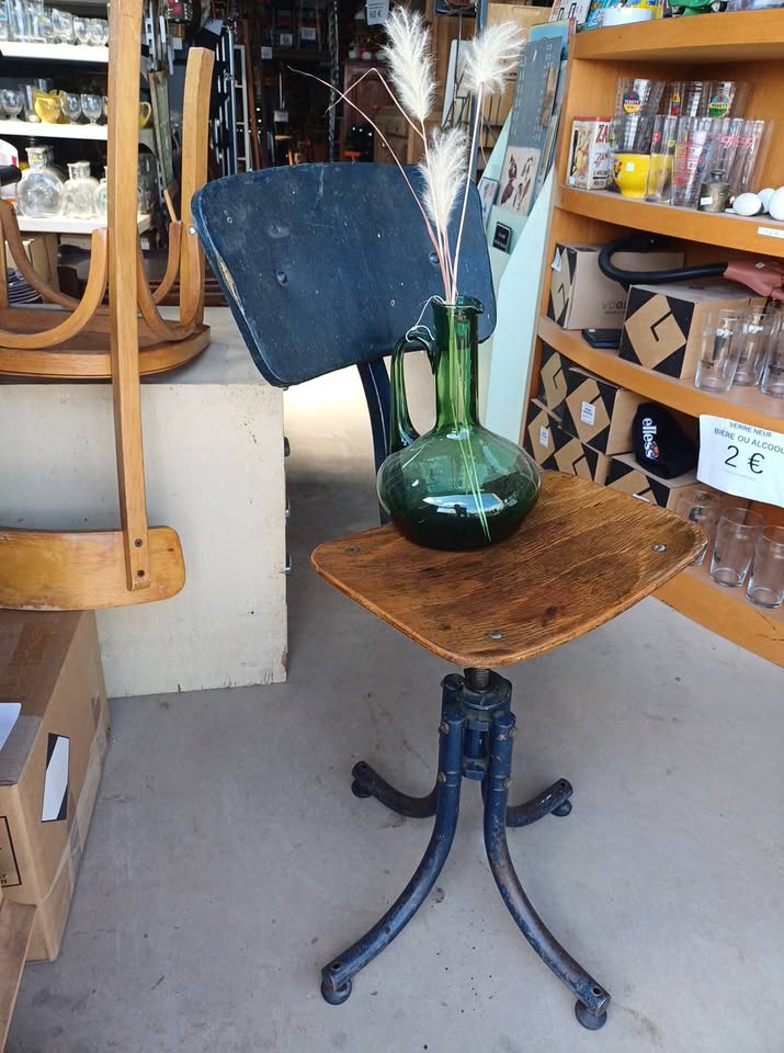 Ancienne chaise de postier bienaise