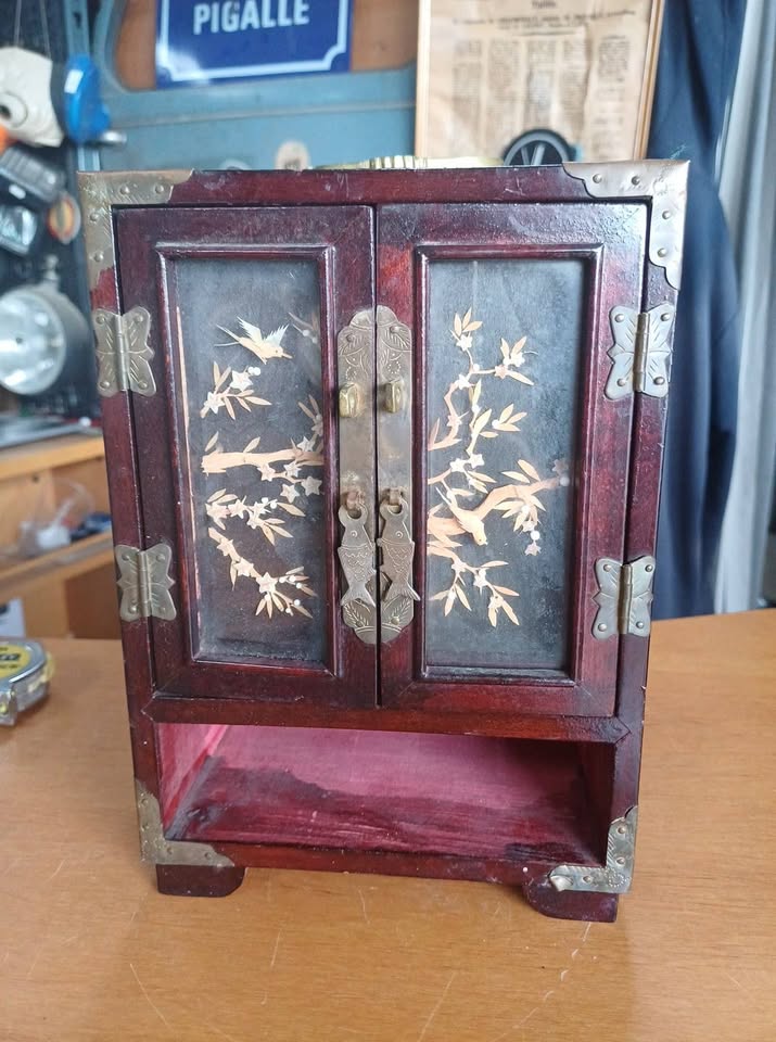 Ancien et Joli coffret a bijoux