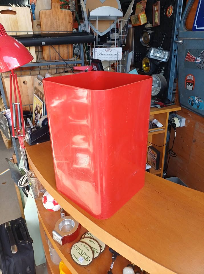 Corbeille papier style kartell 70's