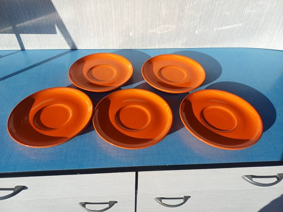 5 assiettes de desserts vintages