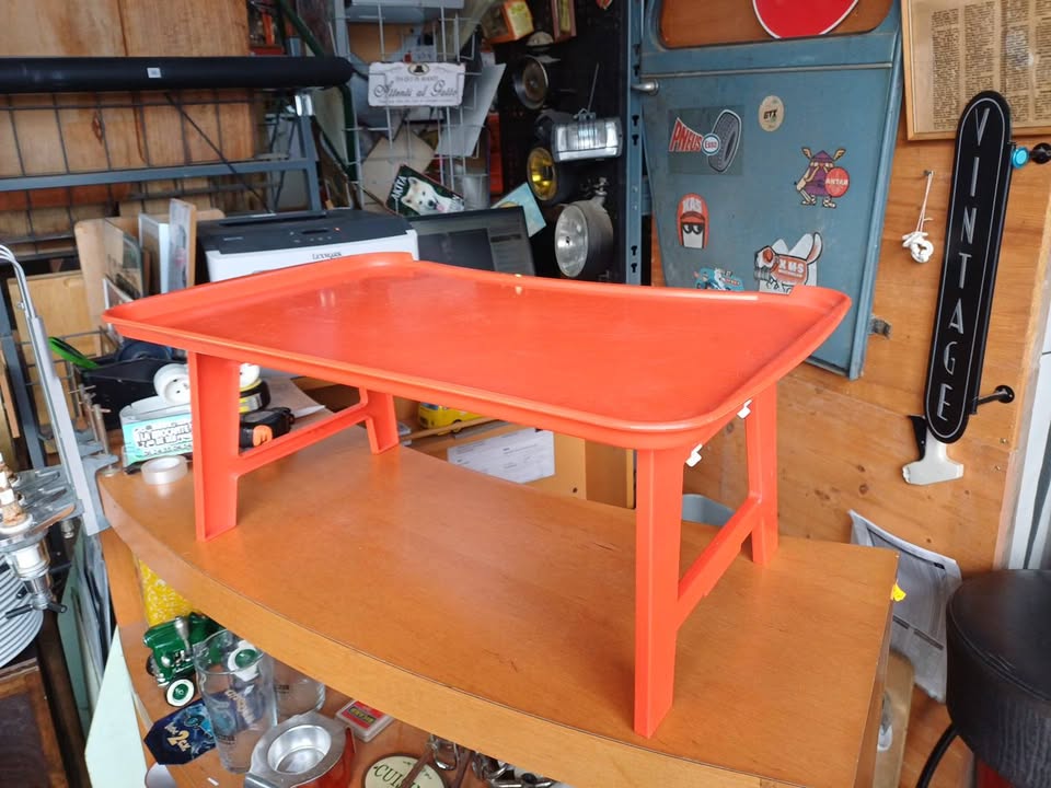 Plateau repas lit vintage orange