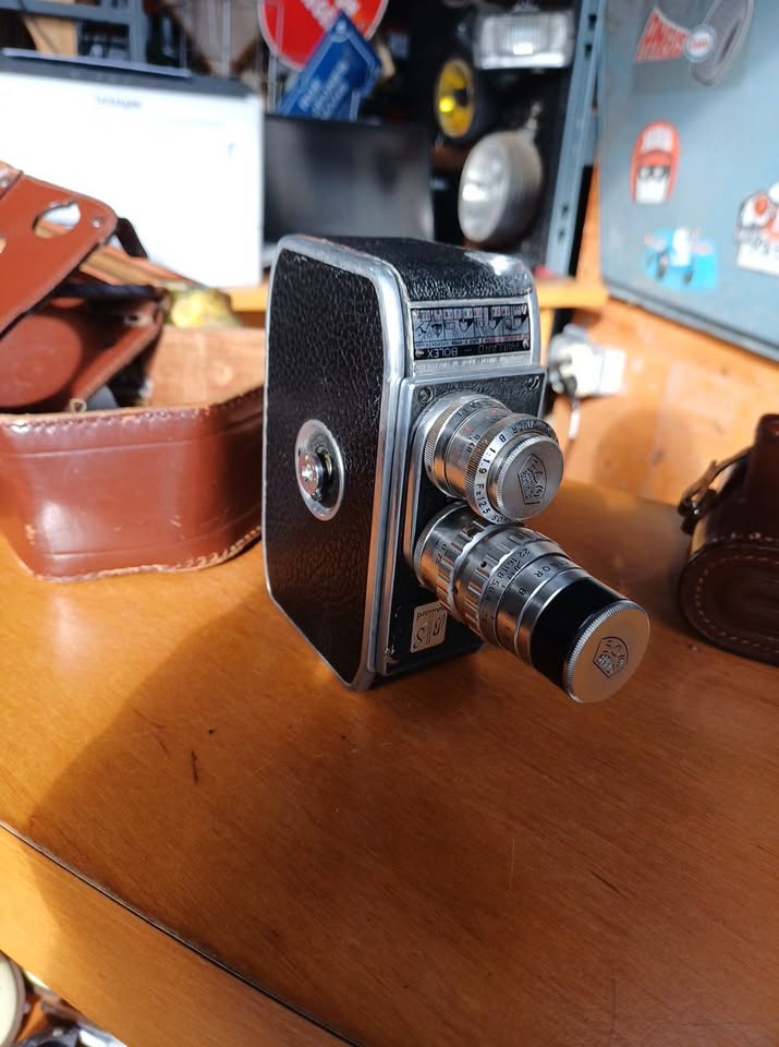 Caméra Vintage Paillard-Bolex B8 (8mm) – Fabriqué en Suisse