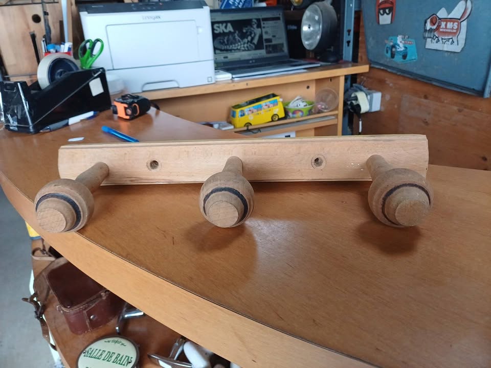 Porte-manteau mural vintage en bois - 3 patères - Années 50/60