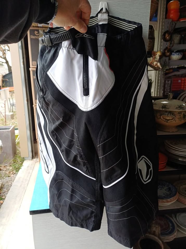 Short BMX / VTT DH - Marque THE (Toby Henderson Ent.) - Taille L