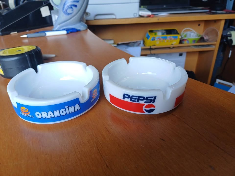 Cendriers vintage Orangina & Pepsi – Verre opaline