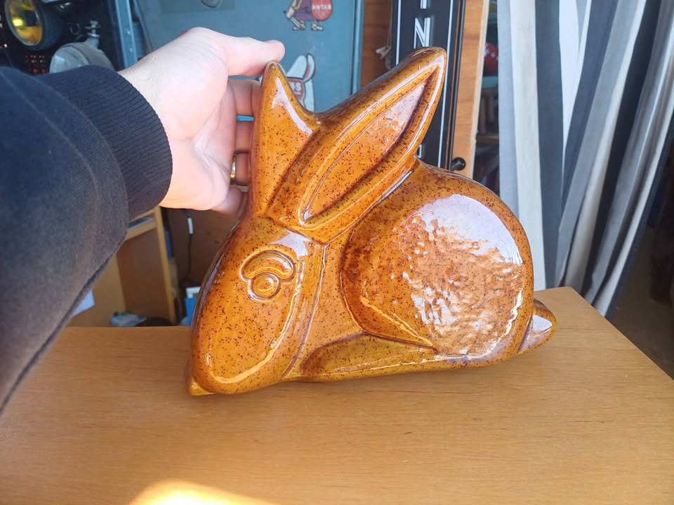 Ancien Moule à Gâteau Lapin / Lièvre de Pâques - Céramique émaillée mouchetée