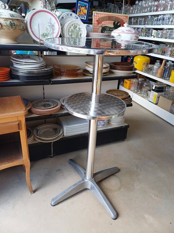 Table haute mange-debout  en aluminium – Style Bistro