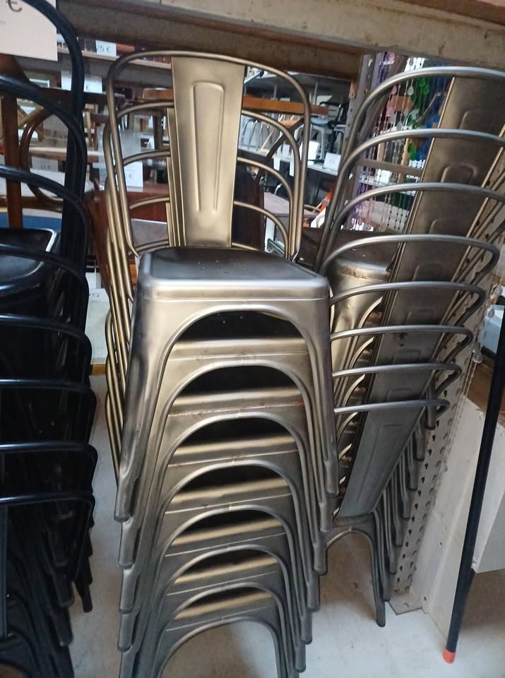 Mobilier TOLIX Authentique - Acier Verni - État Neuf