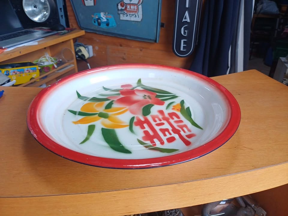 Plateau ancien en tôle émaillée vintage - Décor fleurs et idéogramme
