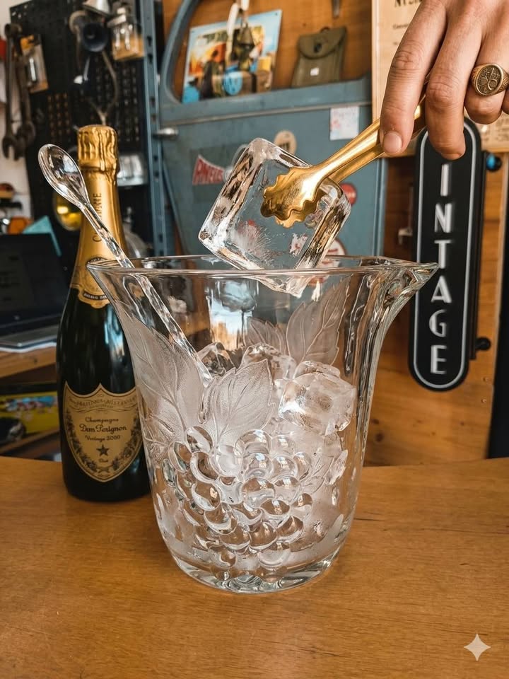 Ancien Seau à Glace / Rafraîchisseur en Verre – Motif Raisin Relief – Vintage