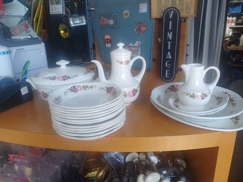 Magnifique Service de Table en Faïence de Gien - Modèle "Champs" Vintage