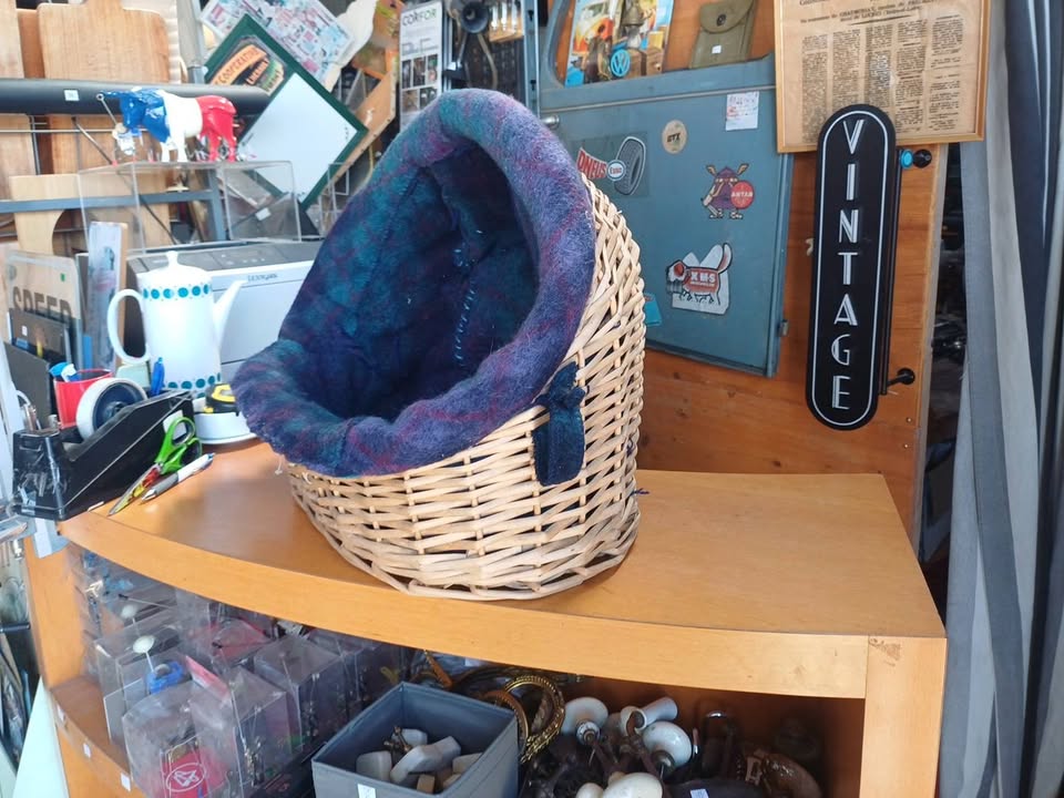 Panier artisanal en osier avec doublure en tissu recyclé