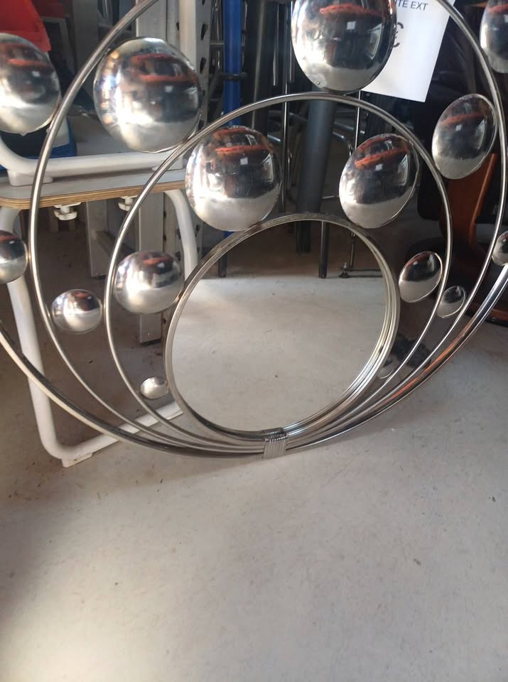 Grand miroir mural design EMDÉ – Cercles et bulles chromés