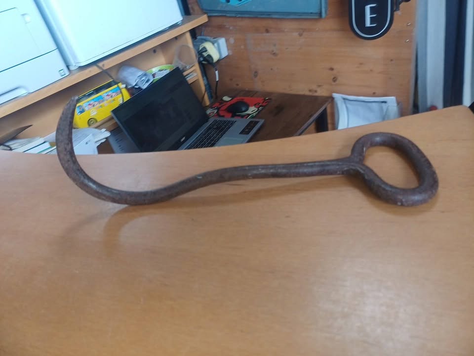 Ancien crochet de docker en fer forgé