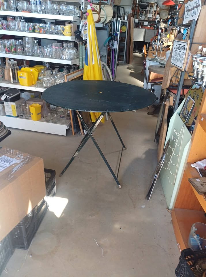 Table de jardin pliante métal vintage / Style Fermob (Ø 96 cm) - À restaurer