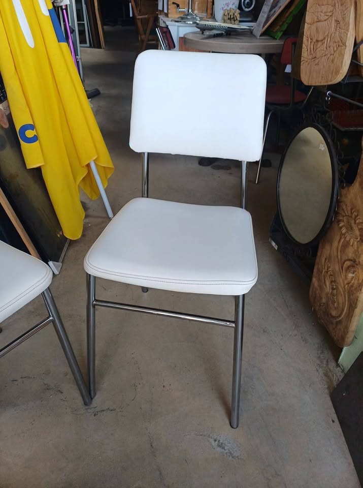 Paire de chaises vintage style bistrot / cuisine - Assise skaï blanc