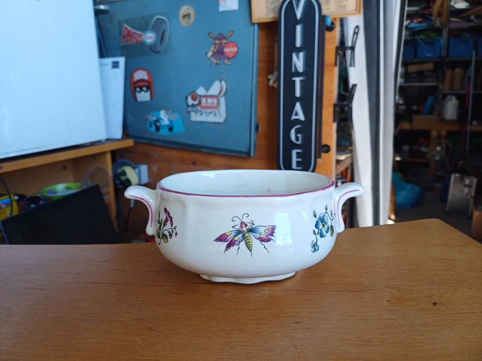 Bol à oreilles / Saucière faïence Saint-Amand "Vieux France" peint main vintage