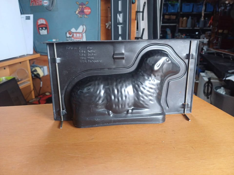 Moule à gâteau 3D Agneau de Pâques antiadhésif – 28 cm