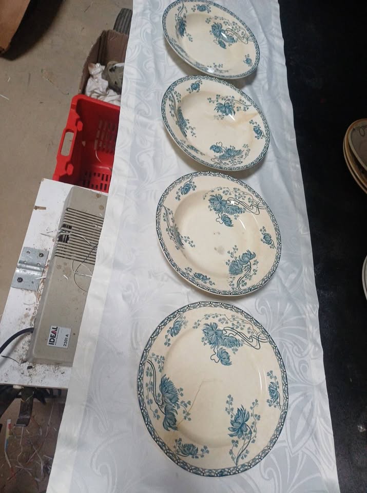 Lot 4 assiettes anciennes Sarreguemines modèle Royat - Terre de fer bleu